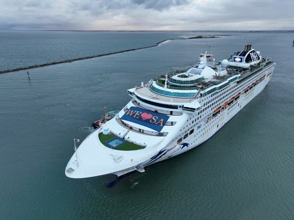 A large P&O Cruise Ship with