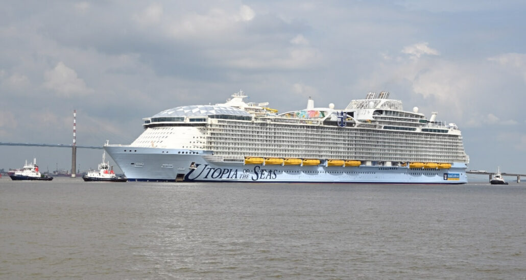 Large cruise ship,